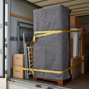 Umzugsmaterial in Umzugswagen